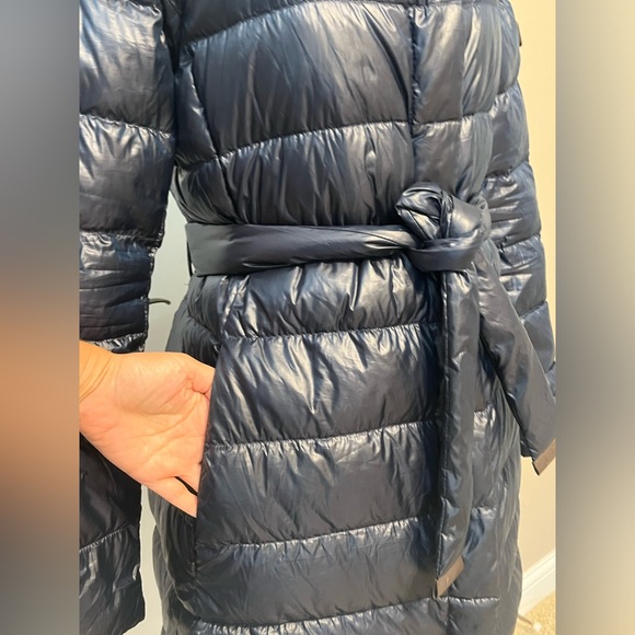 Tumi PAX belted navy blue down filled winter coat jacket Sz. Medium - Picture 11 of 16